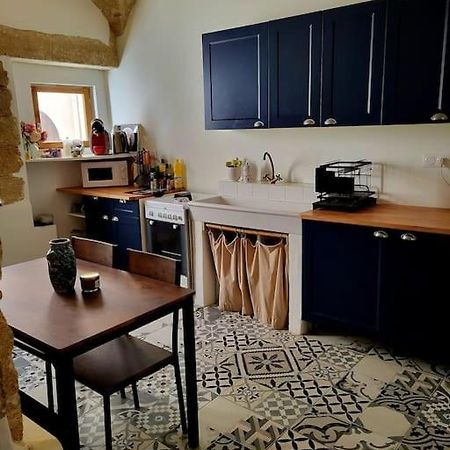 T2 Duplex "Chez Evelyne" Appartement Remoulins Buitenkant foto