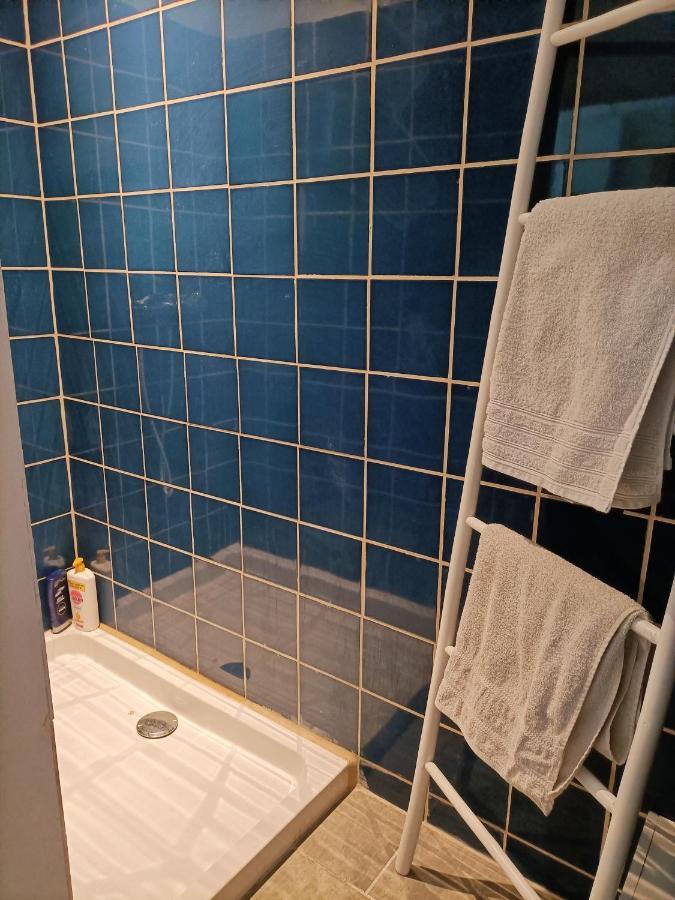 T2 Duplex "Chez Evelyne" Appartement Remoulins Buitenkant foto