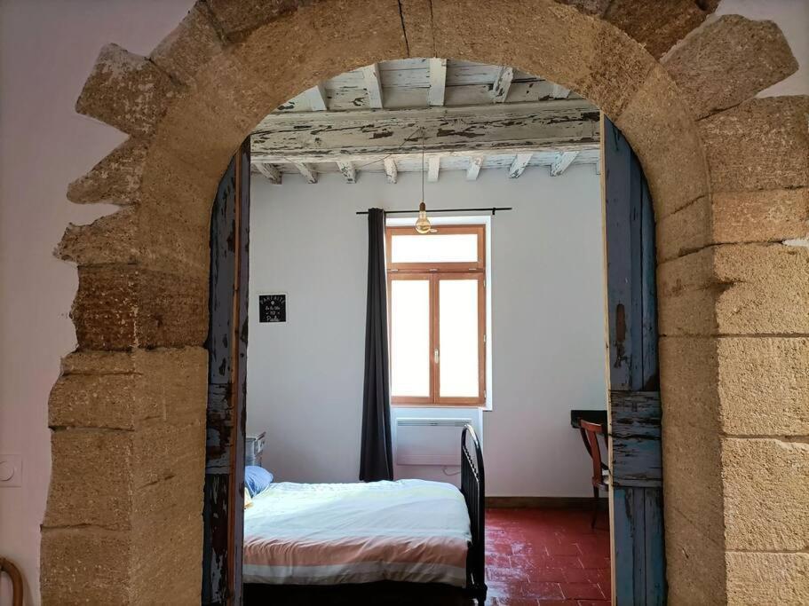 T2 Duplex "Chez Evelyne" Appartement Remoulins Buitenkant foto