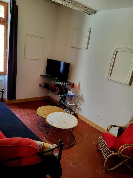 T2 Duplex "Chez Evelyne" Appartement Remoulins Buitenkant foto