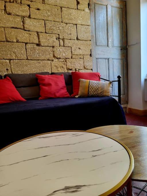 T2 Duplex "Chez Evelyne" Appartement Remoulins Buitenkant foto