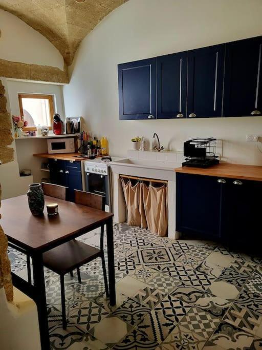 T2 Duplex "Chez Evelyne" Appartement Remoulins Buitenkant foto