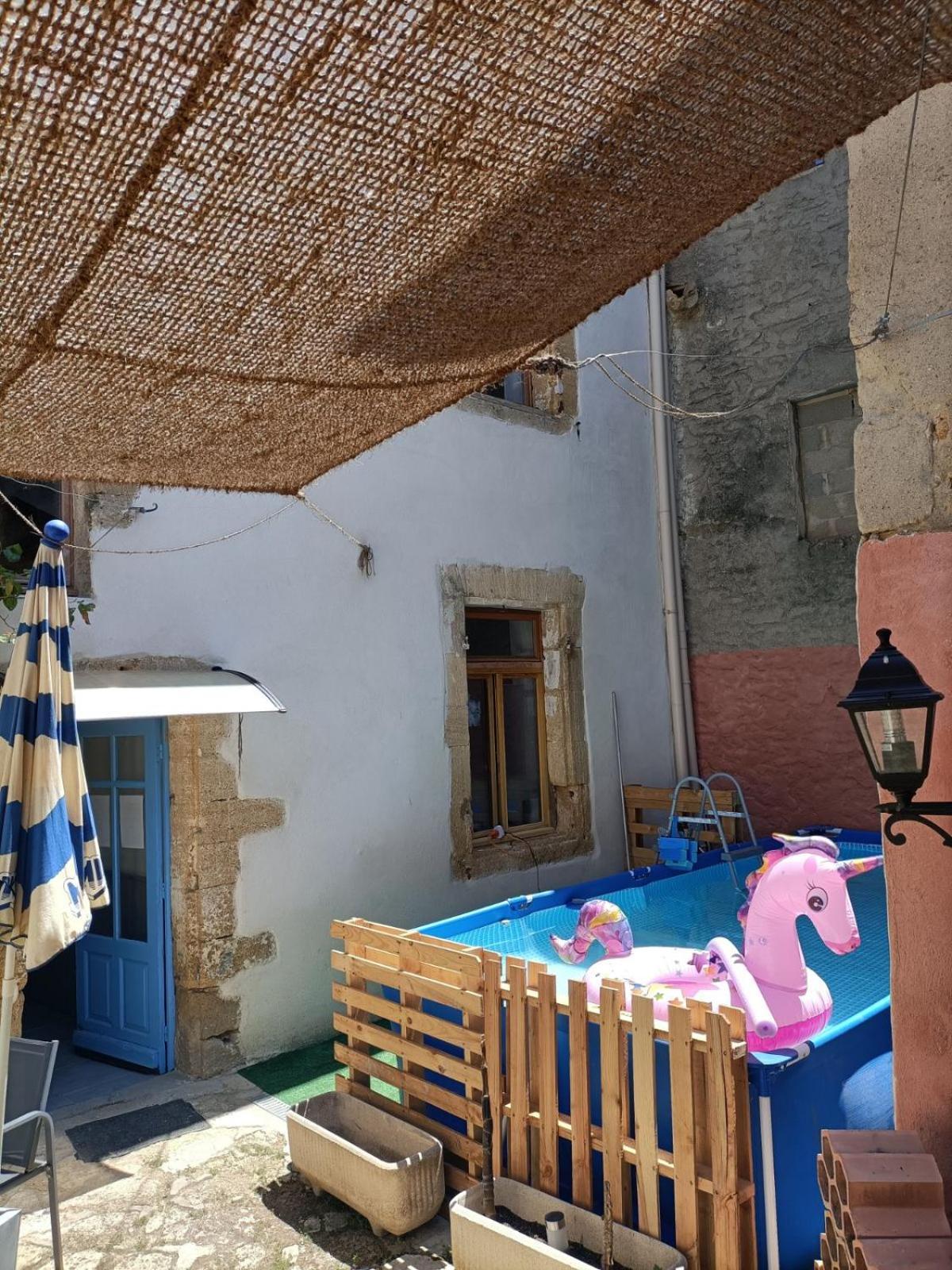 T2 Duplex "Chez Evelyne" Appartement Remoulins Buitenkant foto